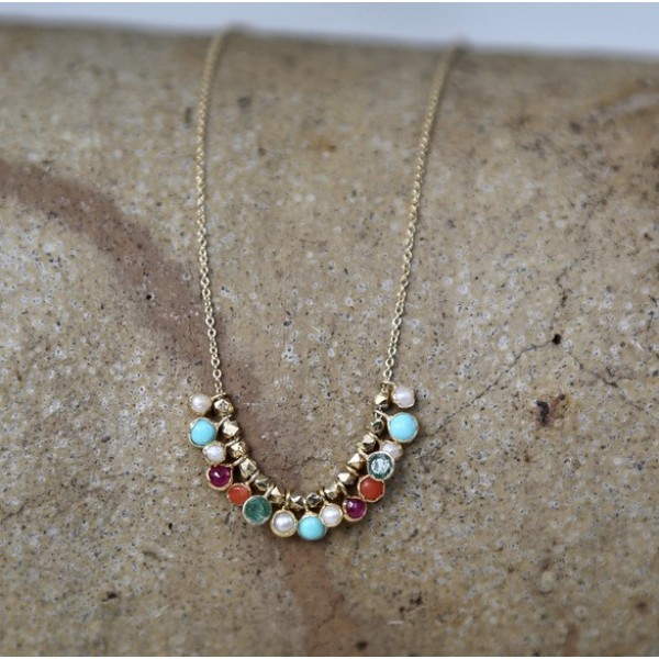5 Octobre aukso kaklo papuošalas su perlais, smaragdais, turkiu ir rubinu MITCH